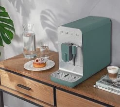 SMEG Buse Vapeur BCC02EGMEU - Vert émeraude -Cafe Lux Magasin 4 machine a cafe smeg bleu buse vapeur