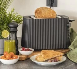 Grille-pain électrique - 2 Fentes - Noir Plissé- Alessi -Cafe Lux Magasin alessi grille pain plisse noir lifestyle