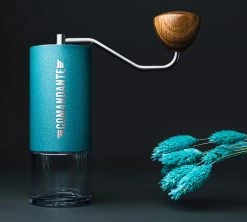 Moulin à Café COMANDANTE C40 MK4 Nitro Blade Alpine Lagoon -Cafe Lux Magasin comandante alpine lagoon 2