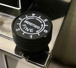 Moulin Expresso EUREKA Mignon Specialità Blanc Et Chrome Silent Range -Cafe Lux Magasin eureka mignon specialita setting 2