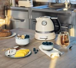 Bouilloire KitchenAid Crème 1,5L - 5KEK1522ECA + Offre Cadeau -Cafe Lux Magasin kitchenaid creme 3 1