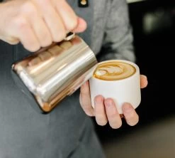 Tasse à Cappuccino - Monty Milk Art Blanc Mat 19 Cl - FELLOW -Cafe Lux Magasin lifestyle9 1