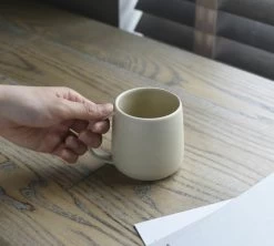 Tasse KINTO Ripple Beige En Procelaine 250 Ml -Cafe Lux Magasin lifestyle beige kinto