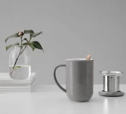 Mug Minima Wool Grey 50 Cl Avec Infuseur Inox - VIVA SCANDINAVIA -Cafe Lux Magasin minima grey lifestyle2