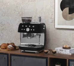 Machine Expresso SMEG EGF03BLEU Noire Années 50 Avec Moulin Intégré -Cafe Lux Magasin smeg egf03 noire 5