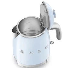 Mini Bouilloire SMEG KLF05PBEU - Bleu Azur 0,8 L + Offre Cadeau -Cafe Lux Magasin smeg minib bleu9
