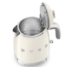 Mini Bouilloire SMEG - Crème - KLF05CREU 0,8 L + Offre Cadeau 18 Mini Bouilloire SMEG - Crème - KLF05CREU 0,8 L + Offre Cadeau -Cafe Lux Magasin smeg minib creme 3