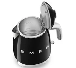 Mini Bouilloire KLF05BLEU 0,8 L - Noir + Offre Cadeau - SMEG -Cafe Lux Magasin smeg minib noir 6