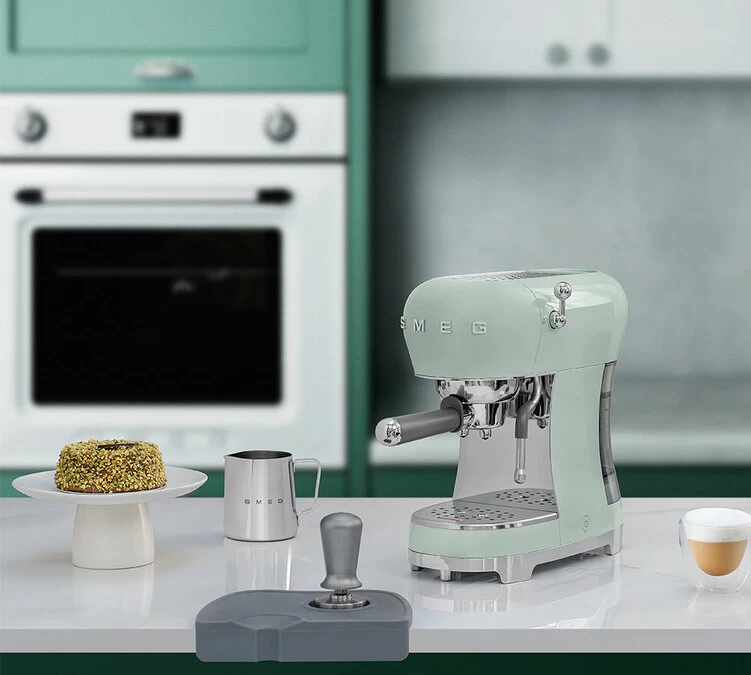 Set Petit-Déjeuner Machine Expresso ECF01PGEU Et Moulin à Café CGF01PGEU Vert D'eau - SMEG 2 Set Petit-Déjeuner Machine Expresso ECF01PGEU Et Moulin à Café CGF01PGEU Vert D'eau - SMEG – Image 2